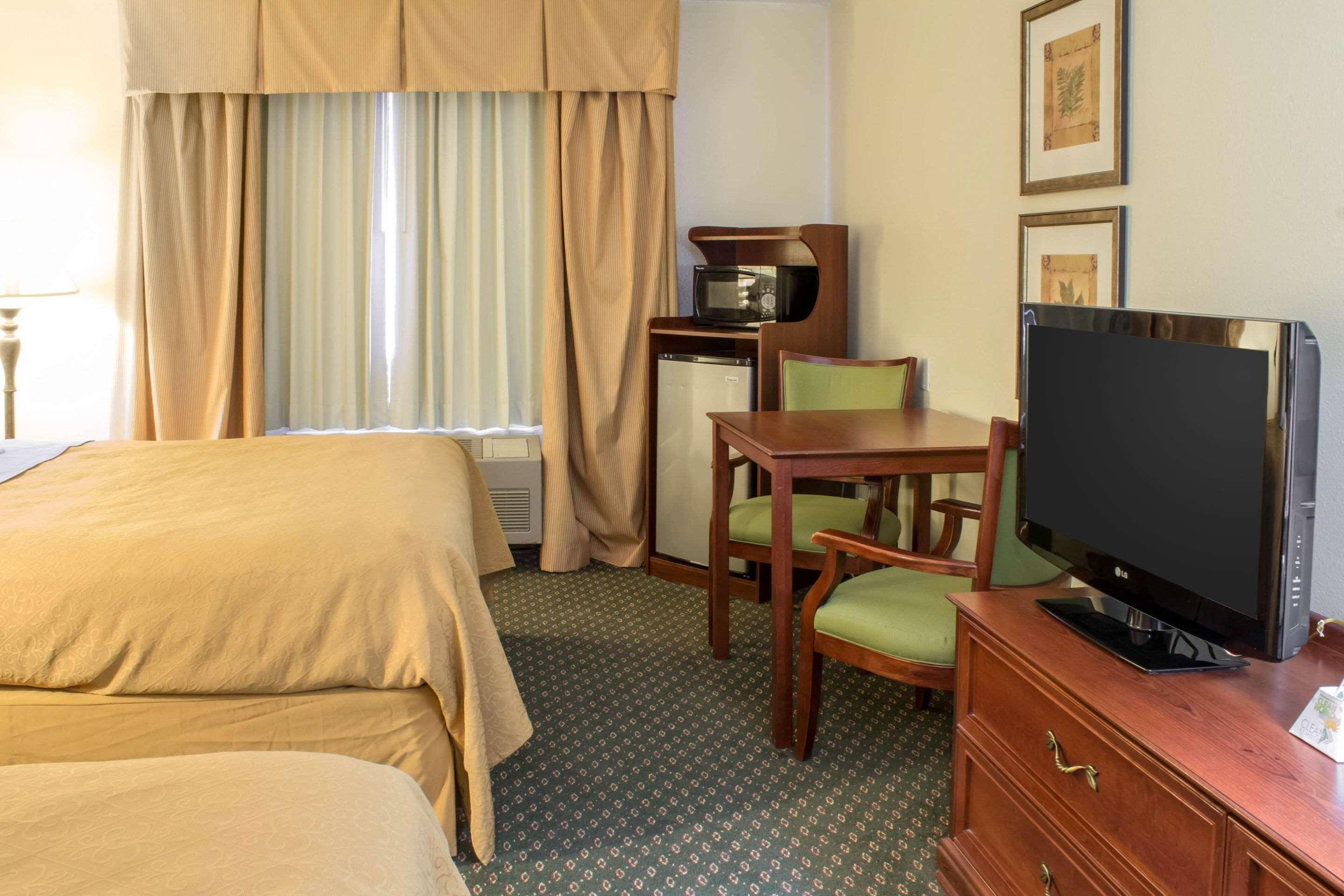 Quality Inn & Suites Sioux City Bagian luar foto