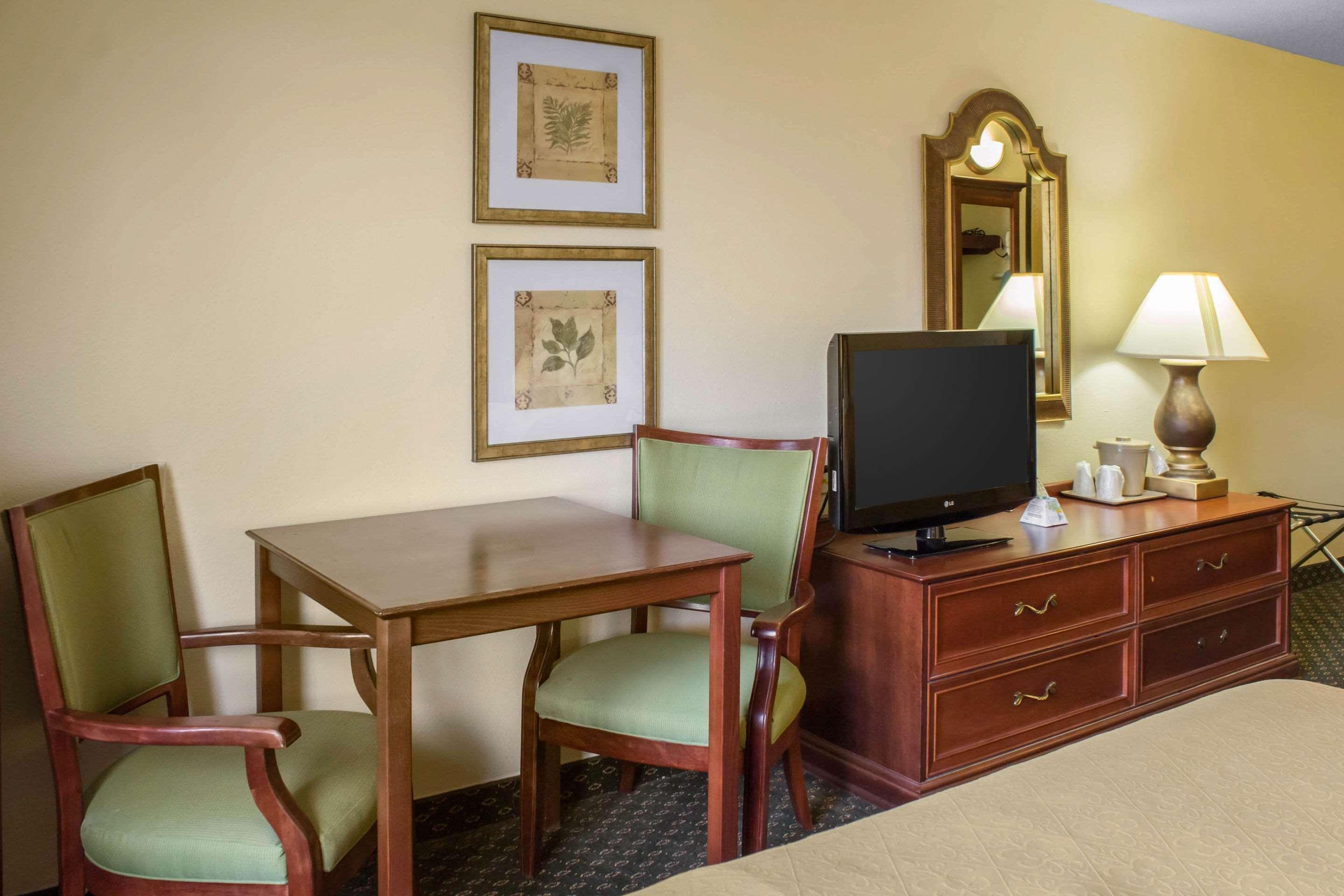 Quality Inn & Suites Sioux City Bagian luar foto
